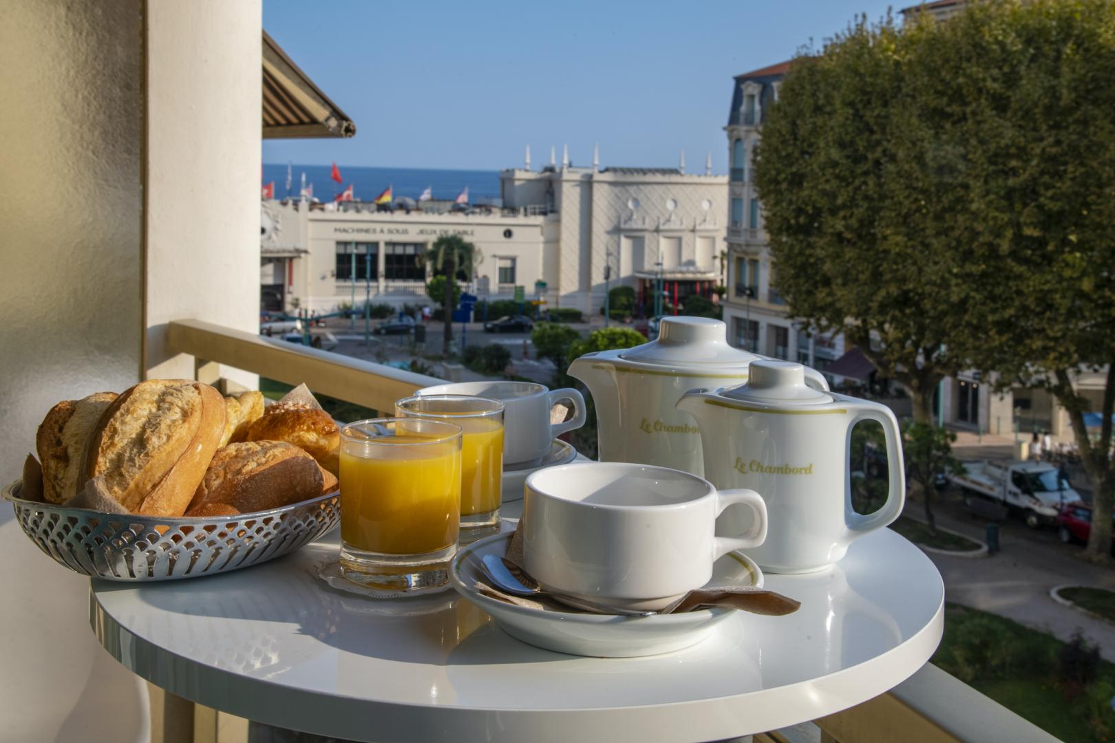 Hotel Chambord - Breakfast